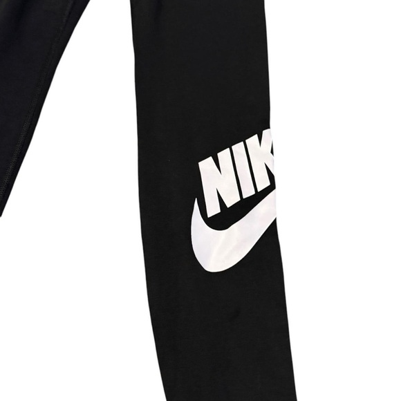 Nike Black and White Leggings with Iconic Swoosh - Picture 6 of 6